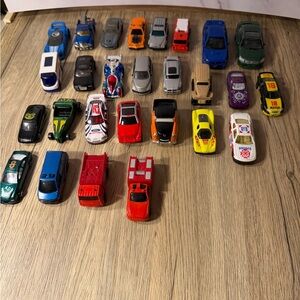Matchbox Hot Wheels Maisto Diecast Car Lot 22 Mixed Models